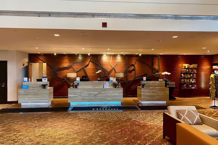 Hilton East Brunswick Hotel & Executive Meeting Center