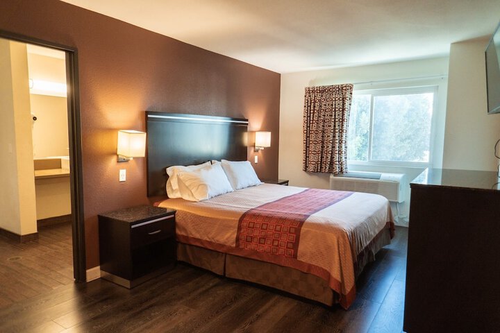 Room 25 of 36