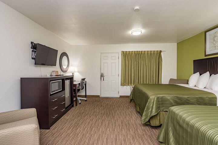 Room 9 of 32