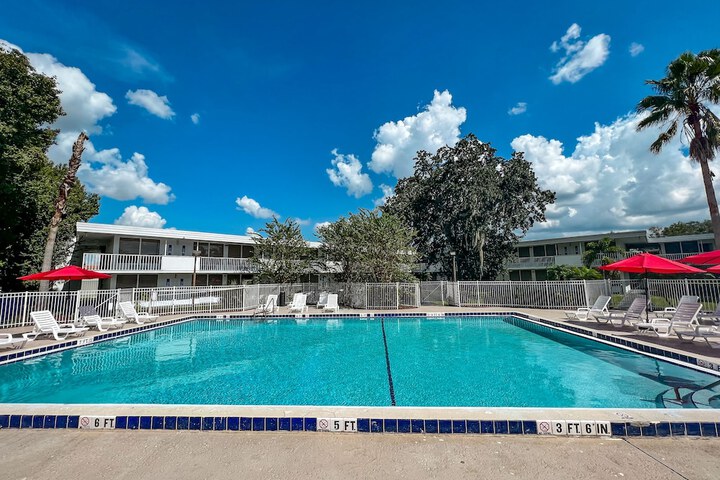 Pool 14 of 69