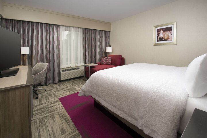 Room 17 of 27