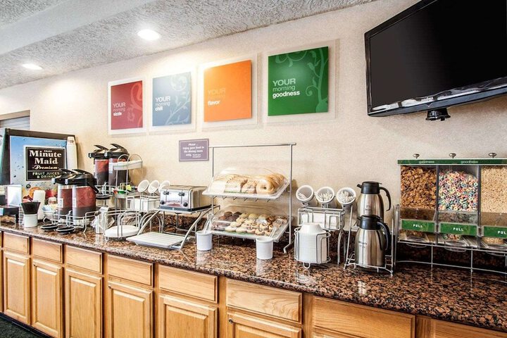 Breakfast/Coffee Service 27 of 30