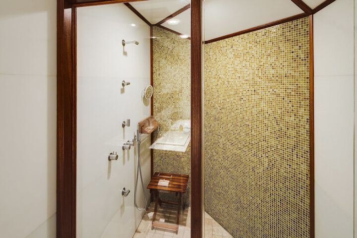 Room 29 of 40