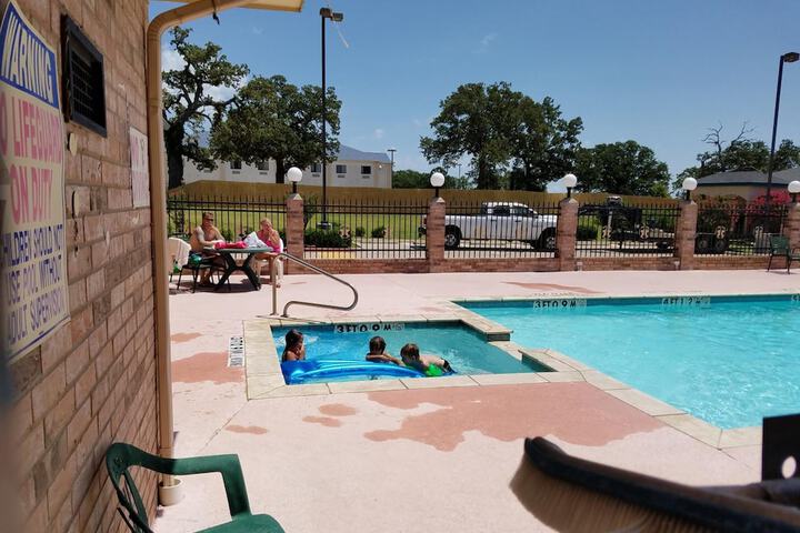 Pool 5 of 32