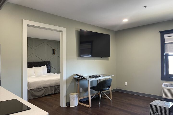 Chateau Hotel and Conference Center