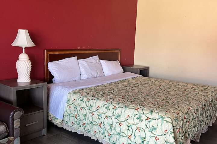 Room 6 of 22
