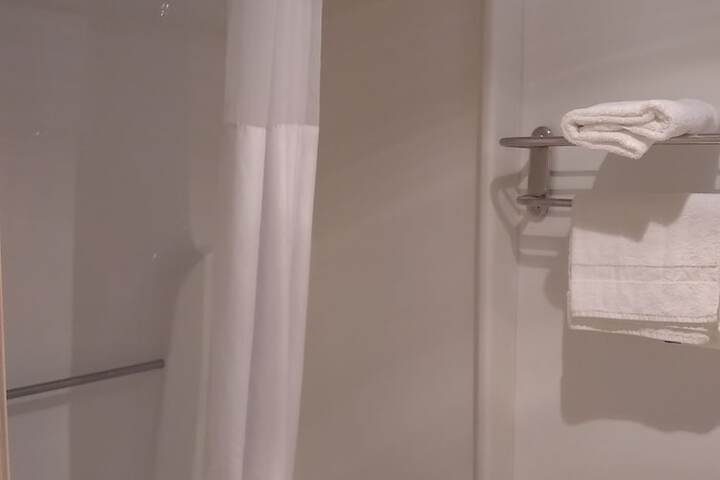 Room 21 of 29
