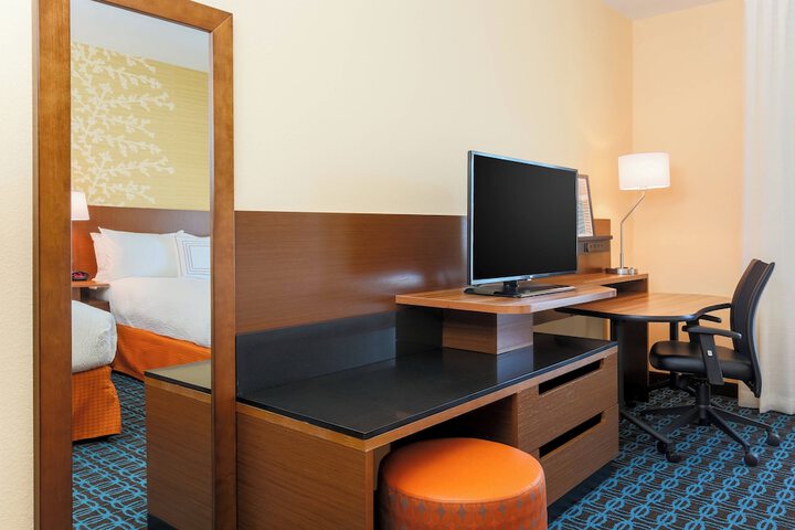 Room 13 of 27
