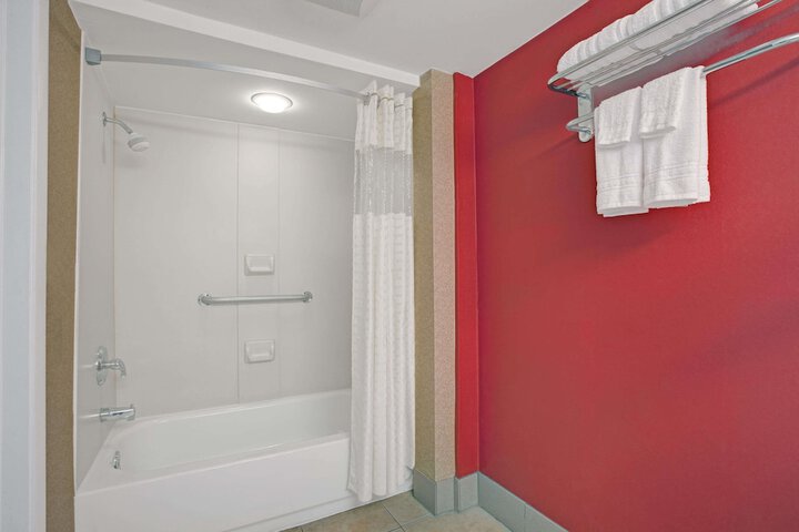 Room 9 of 14