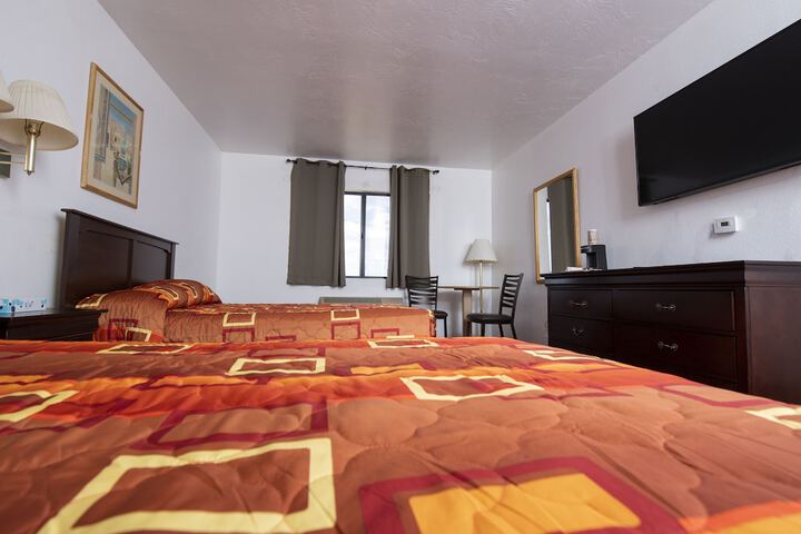 Room 42 of 154