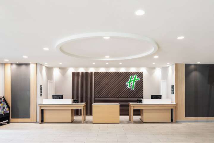 Holiday Inn Newark International Airport by IHG