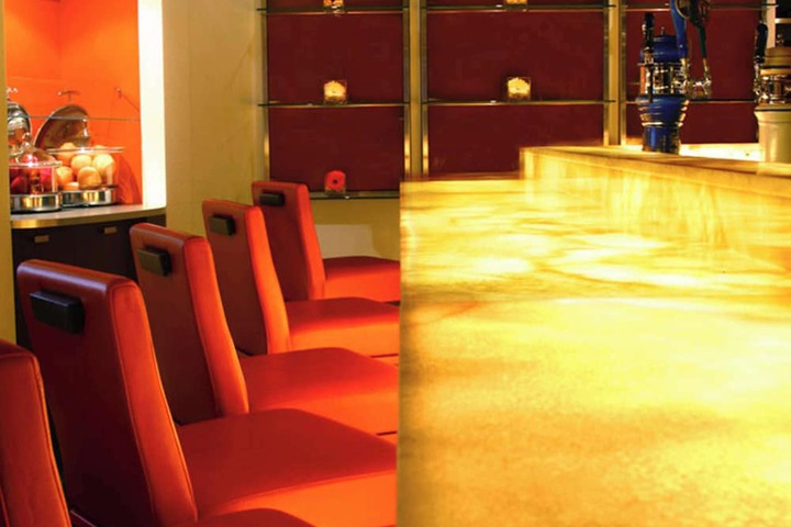 Lounge 39 of 43