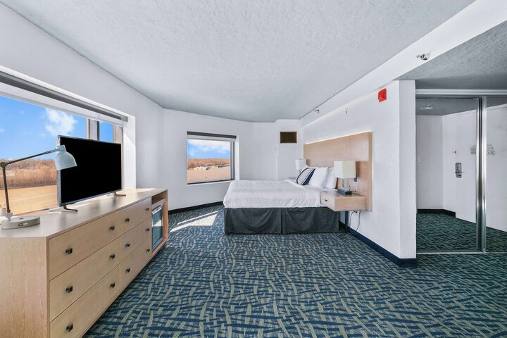 Room 29 of 53