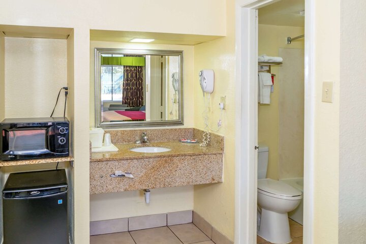 Room 14 of 23