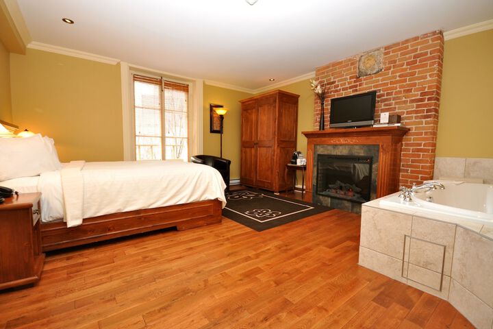 Room 13 of 42