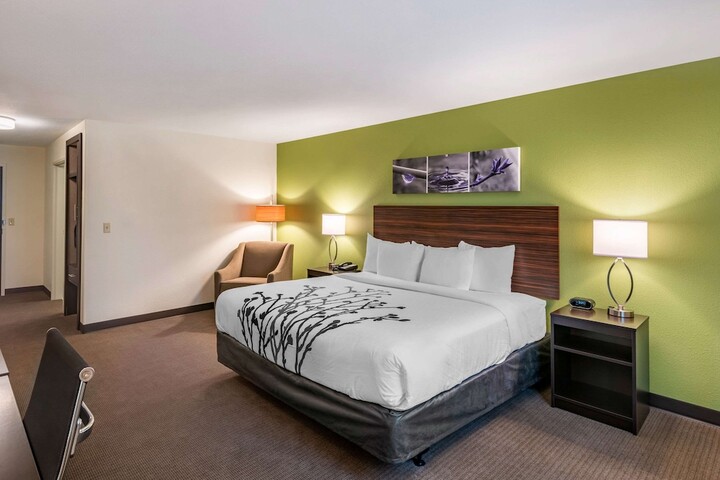 Room 10 of 37