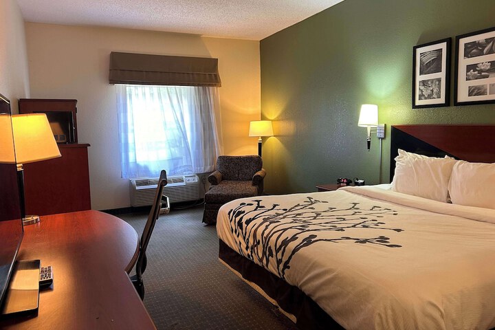 Room 14 of 20
