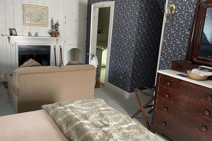 Room 35 of 53