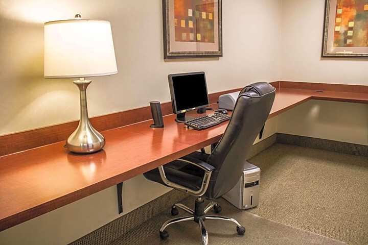 Comfort Inn & Suites Kent - University Area