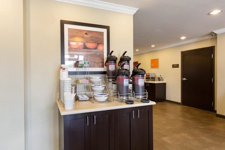 Breakfast/Coffee Service 42 of 52