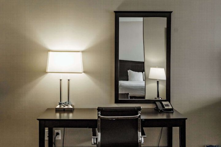 Room 32 of 48