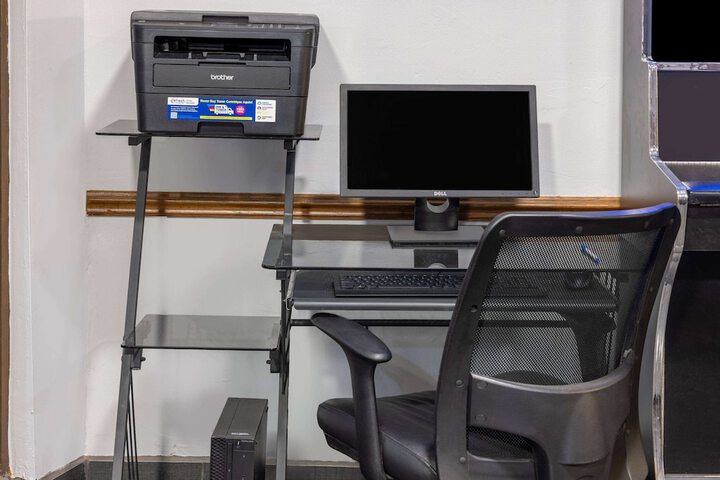 Business Center 19 of 22