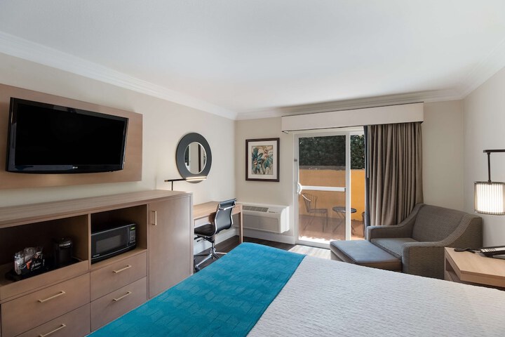 Room 19 of 36