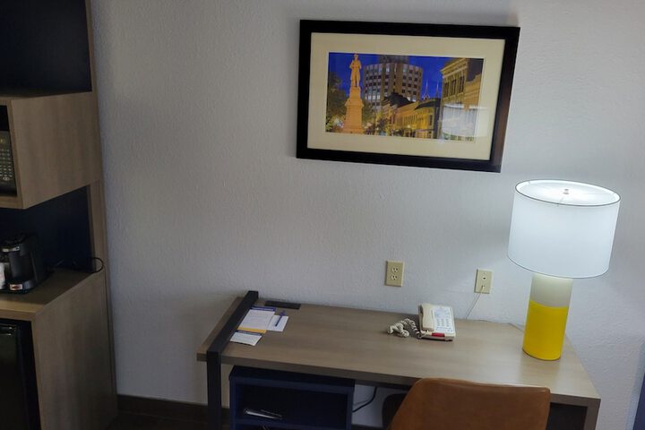 Room 62 of 69