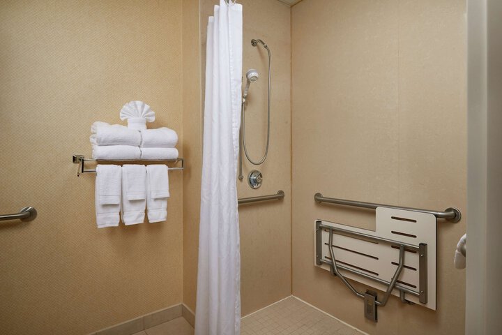 Room 20 of 39