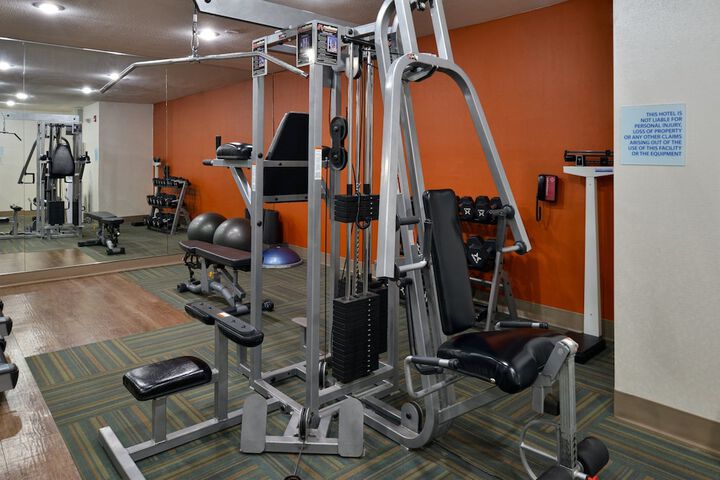 Holiday Inn Express Farmington - Bloomfield by IHG