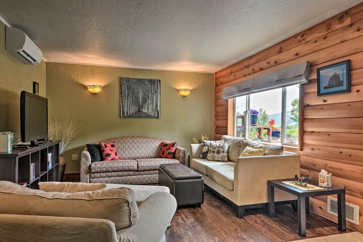 Gold Beach Apartment w / Activities - 2 Mi to Ocean