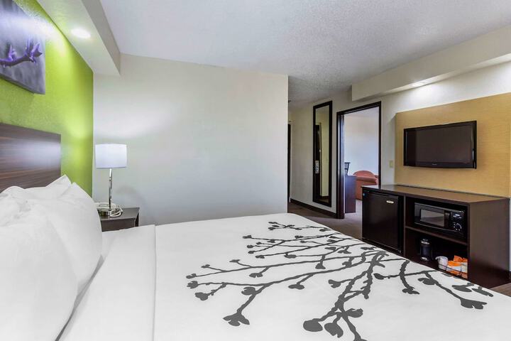 Room 17 of 45
