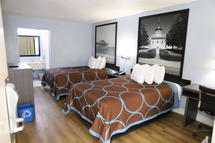Room 8 of 8