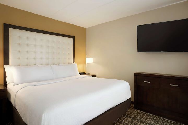 Room 6 of 38