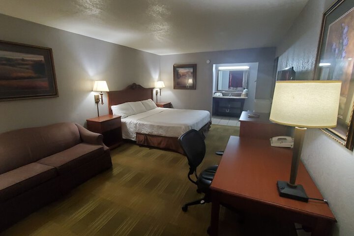 Room 3 of 9