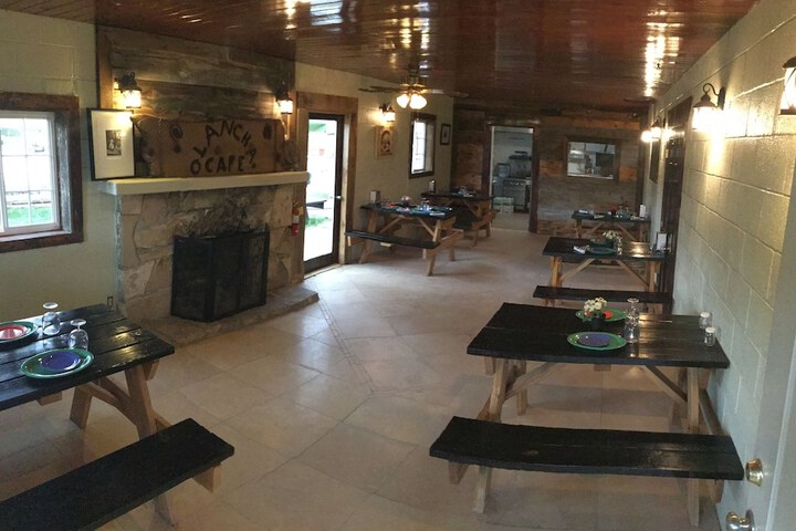 Dining 132 of 146