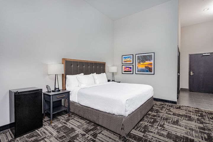 Room 18 of 33