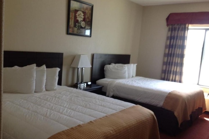 Room 27 of 40