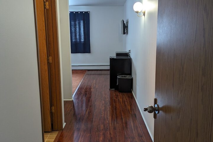 Room 7 of 16