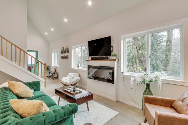 Near Rivers & Boating: Home w / Hot Tub in Longview