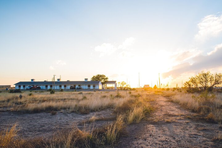 Riata Inn