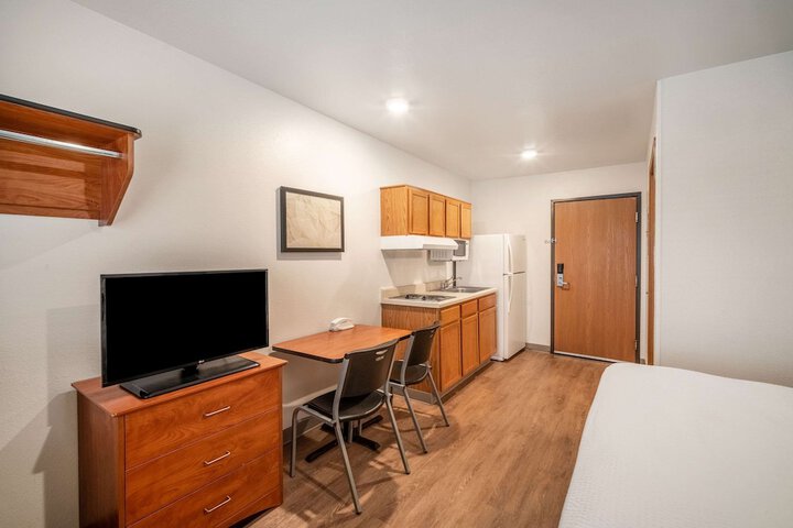 Room 25 of 33