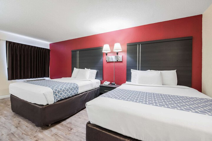 Room 21 of 35