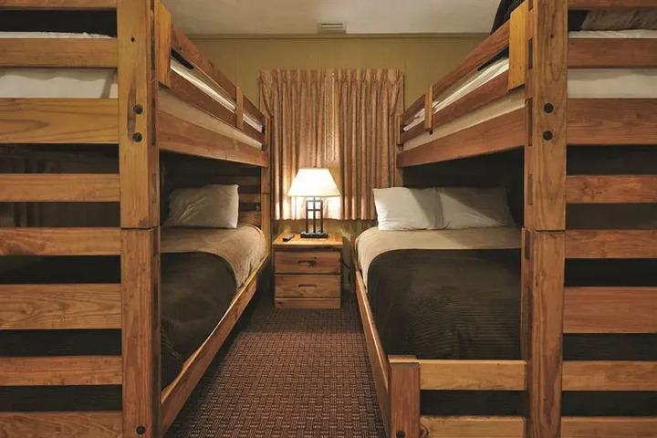 SHAWNEE LODGE