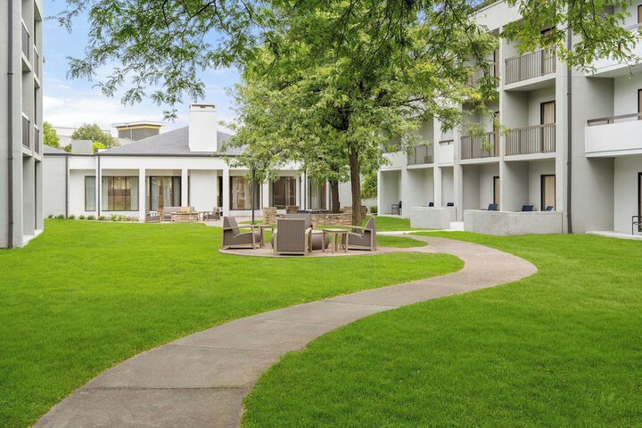 Courtyard by Marriott Detroit Metropolitan Airport Romulus