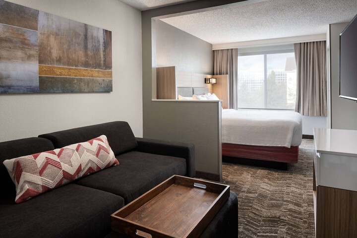 Room 13 of 22