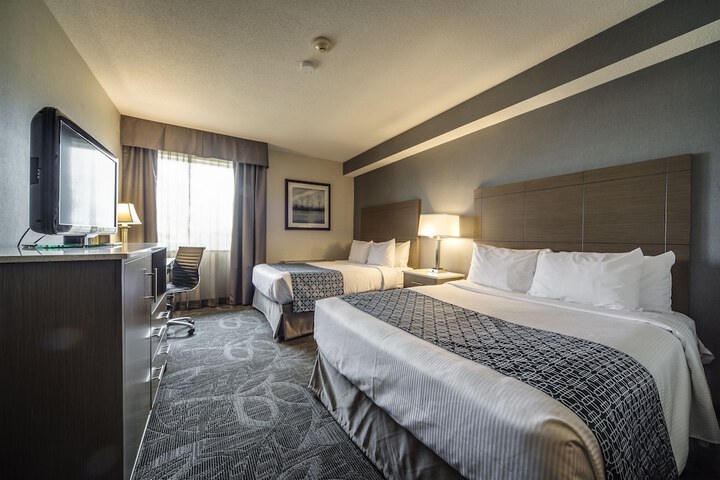 Room 32 of 61