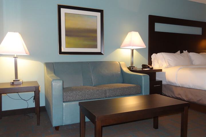 Room 28 of 48