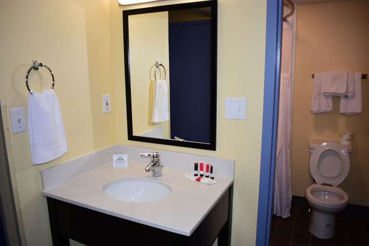 Room 4 of 23