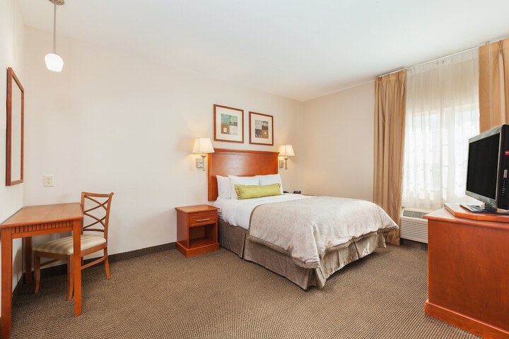 Room 13 of 27
